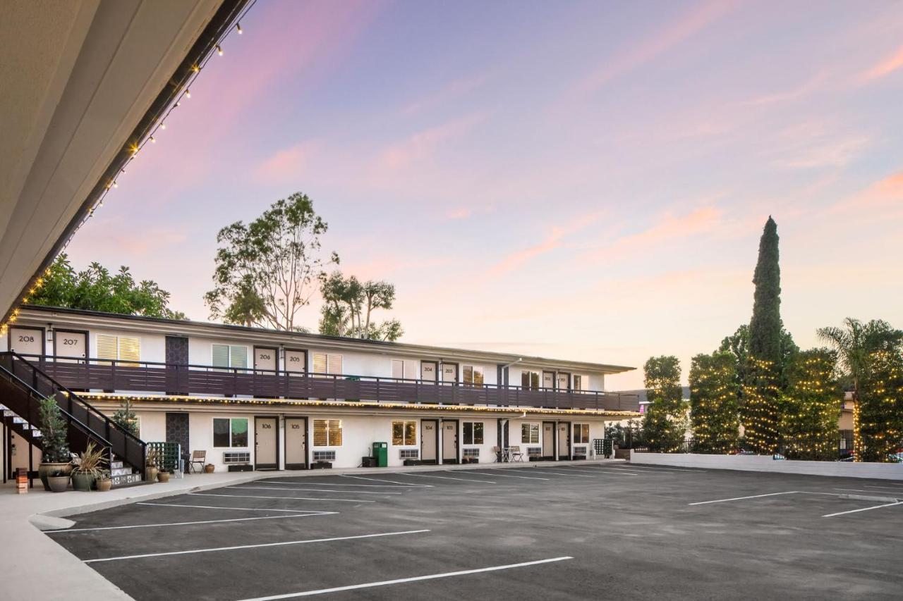 California Inn Анахайм Экстерьер фото